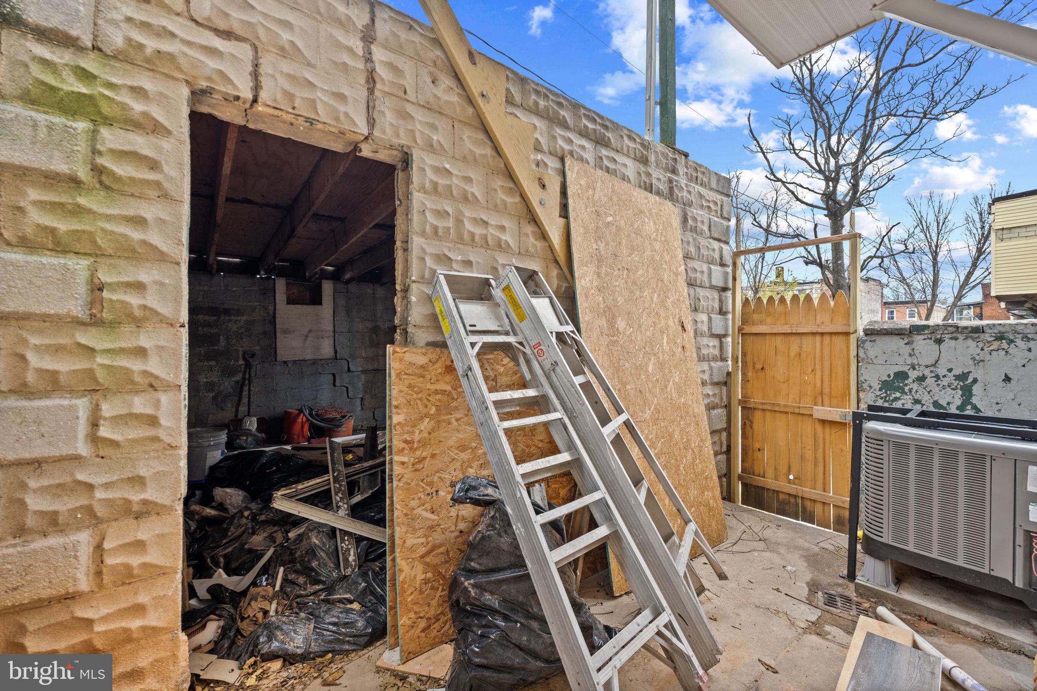 BROADWAY EAST - Residential Lease