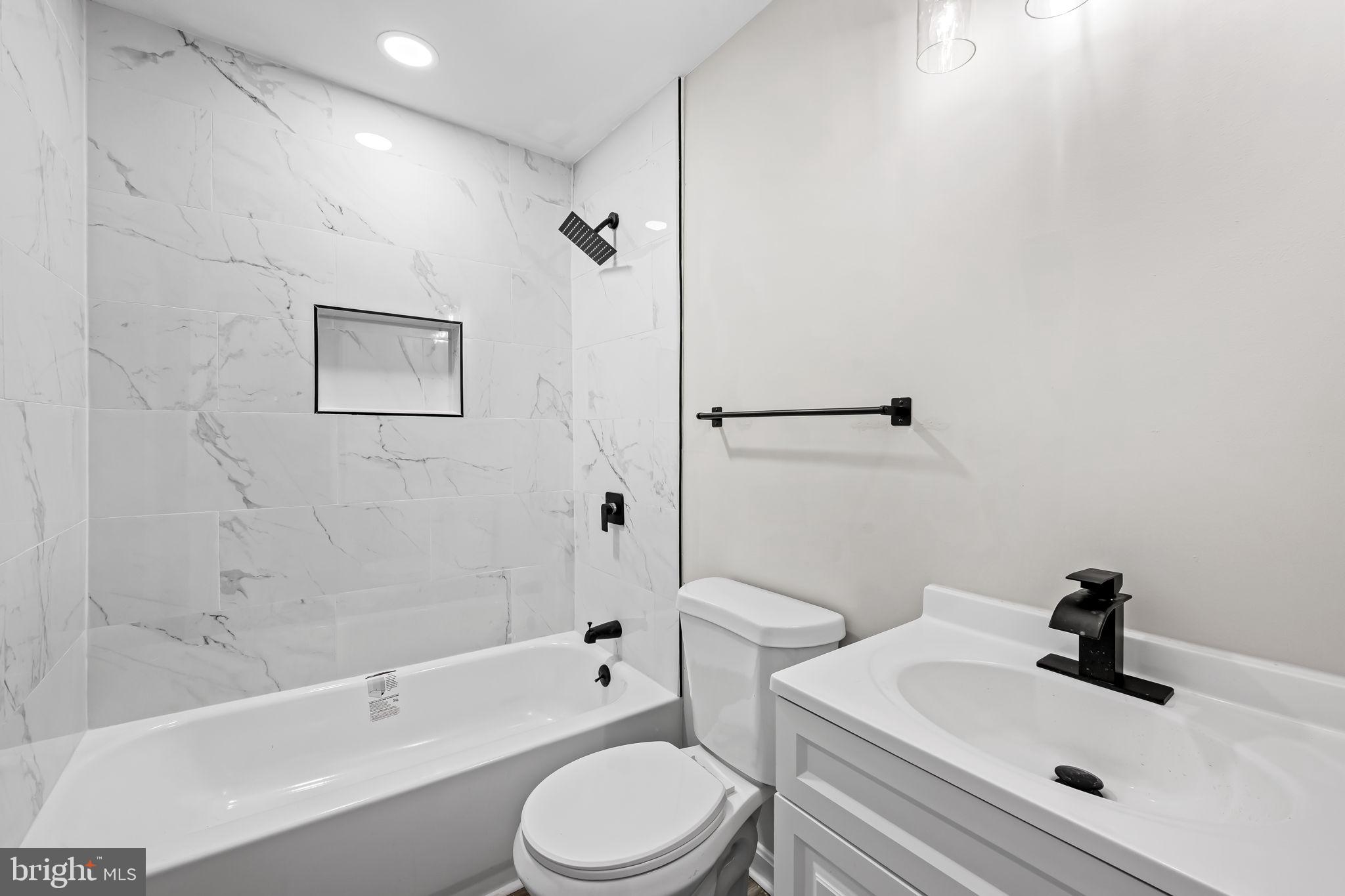 BROADWAY EAST - Residential Lease