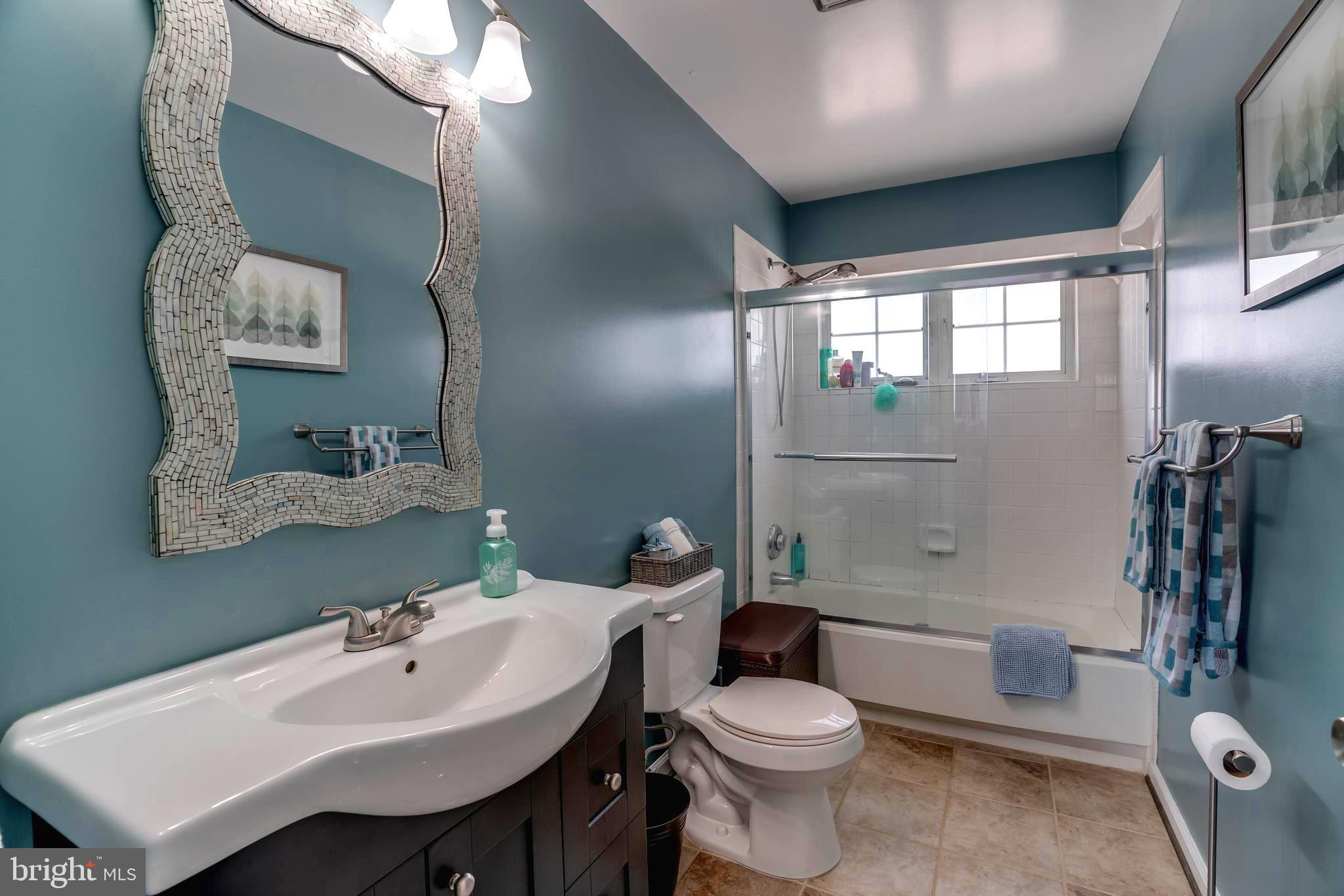 CHELSEA COURTS - Residential