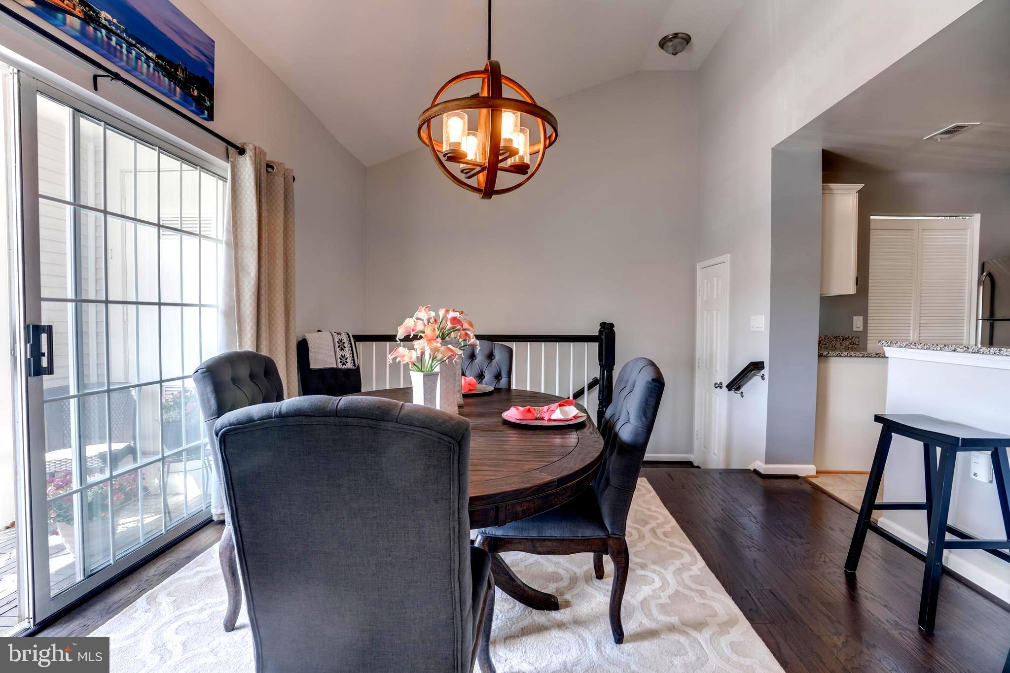 CHELSEA COURTS - Residential