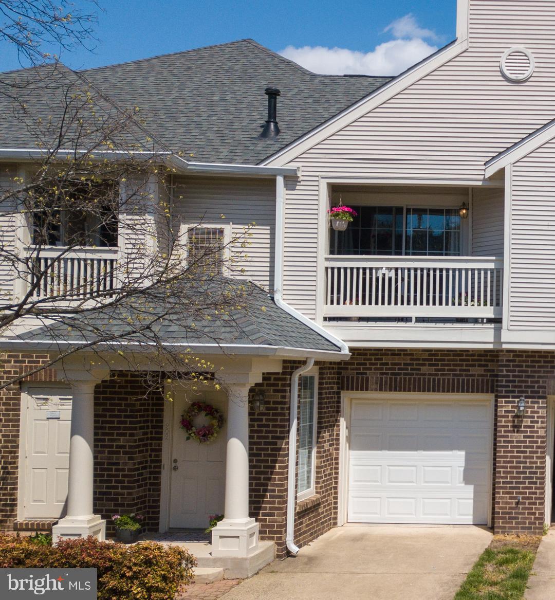 CHELSEA COURTS - Residential