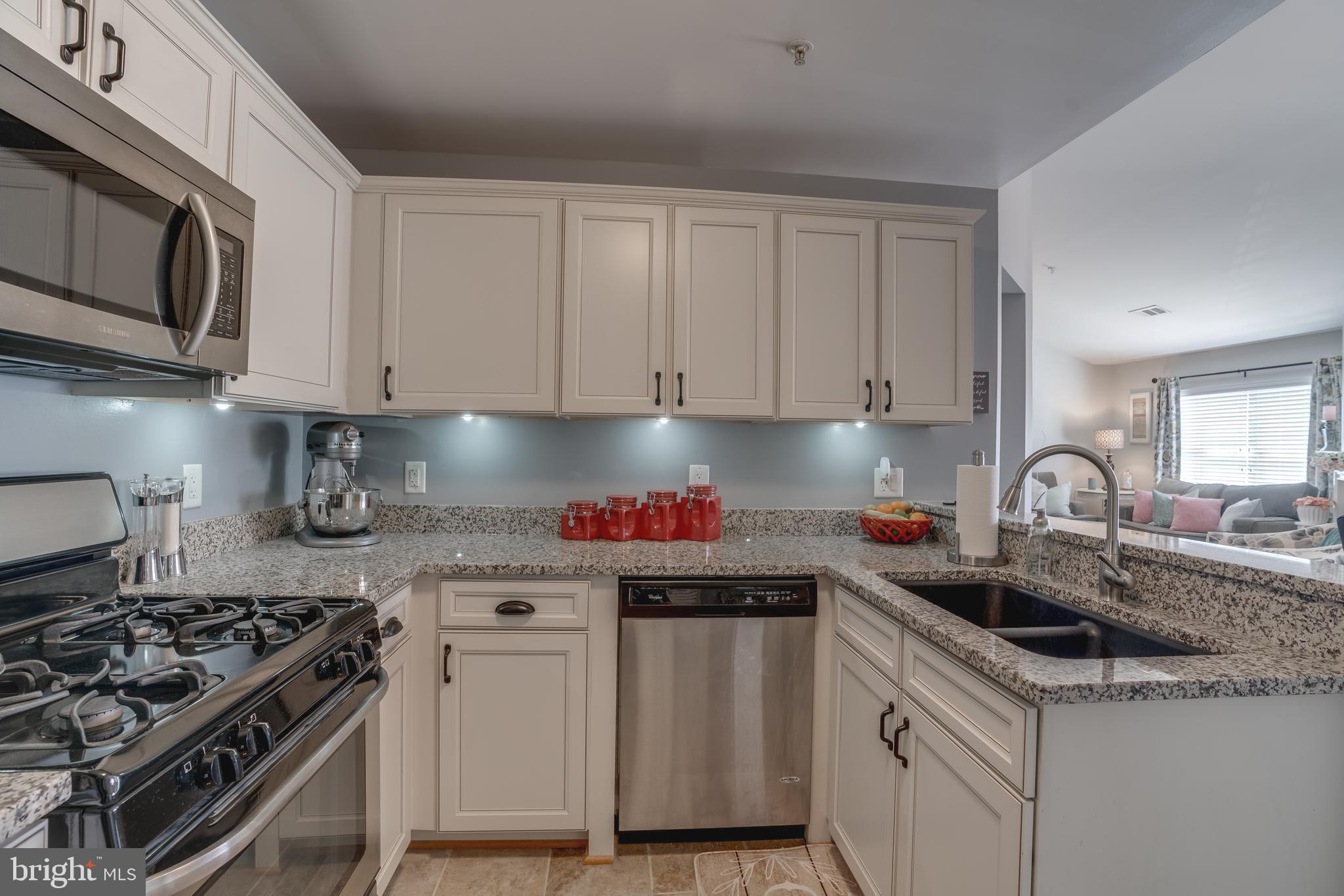 CHELSEA COURTS - Residential