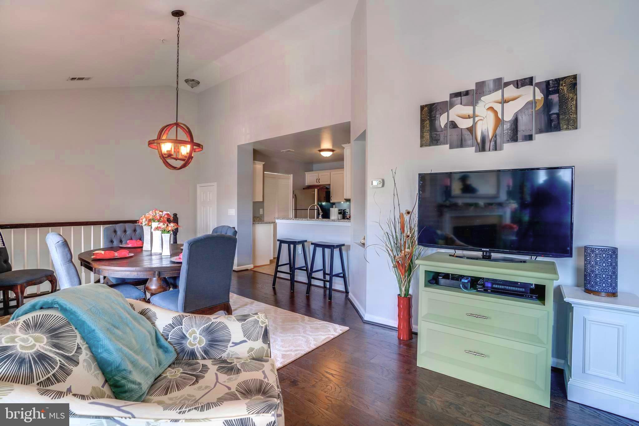 CHELSEA COURTS - Residential