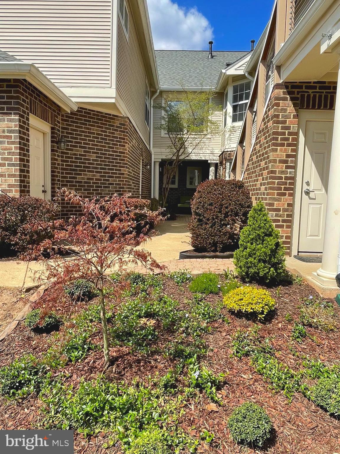 CHELSEA COURTS - Residential