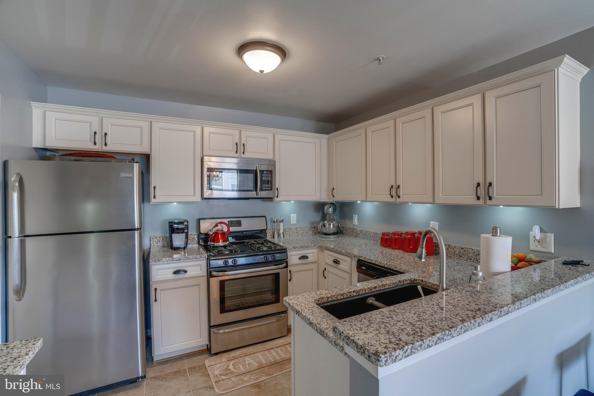 CHELSEA COURTS - Residential