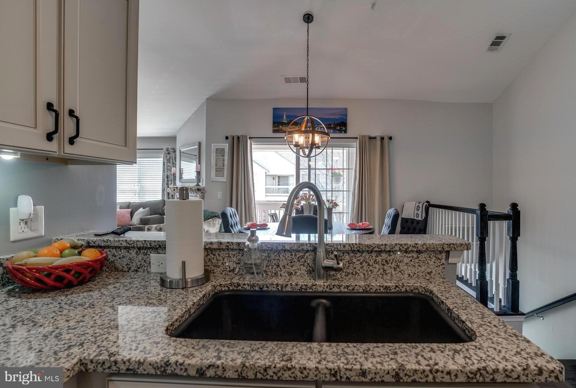 CHELSEA COURTS - Residential