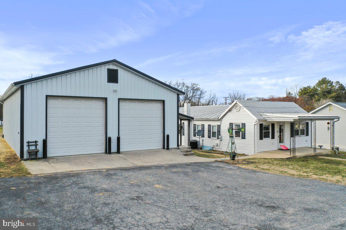 6201 SHORT STREET