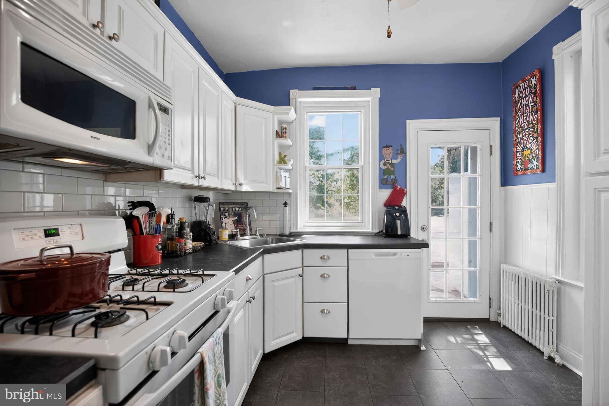 CHESTNUT HILL - Residential