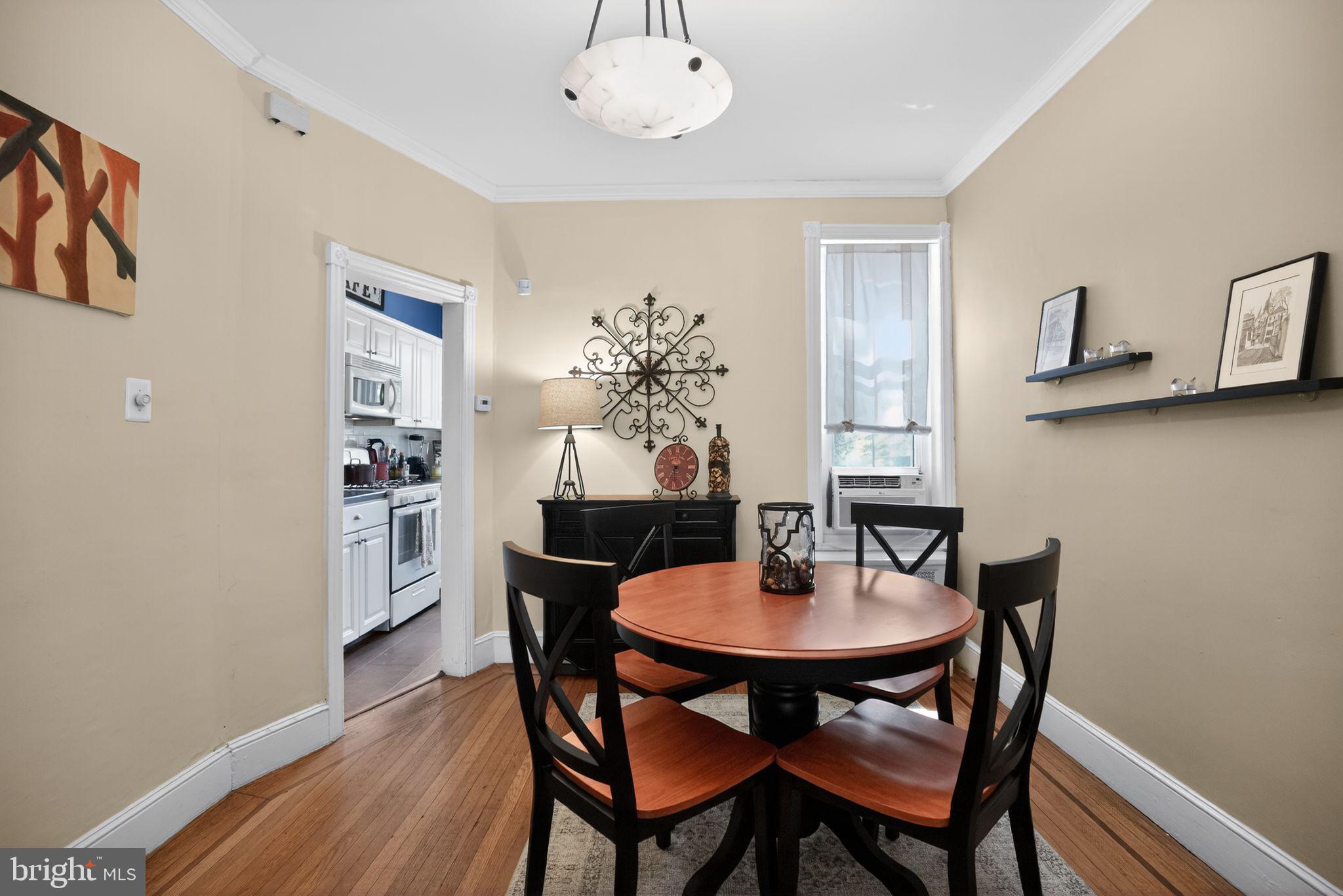 CHESTNUT HILL - Residential