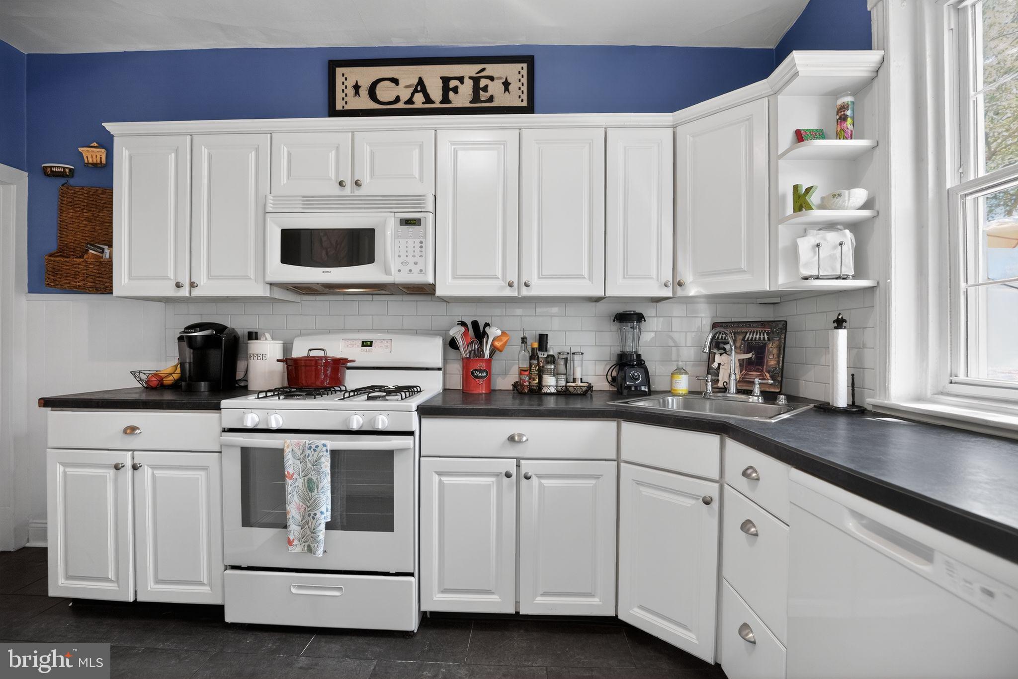 CHESTNUT HILL - Residential
