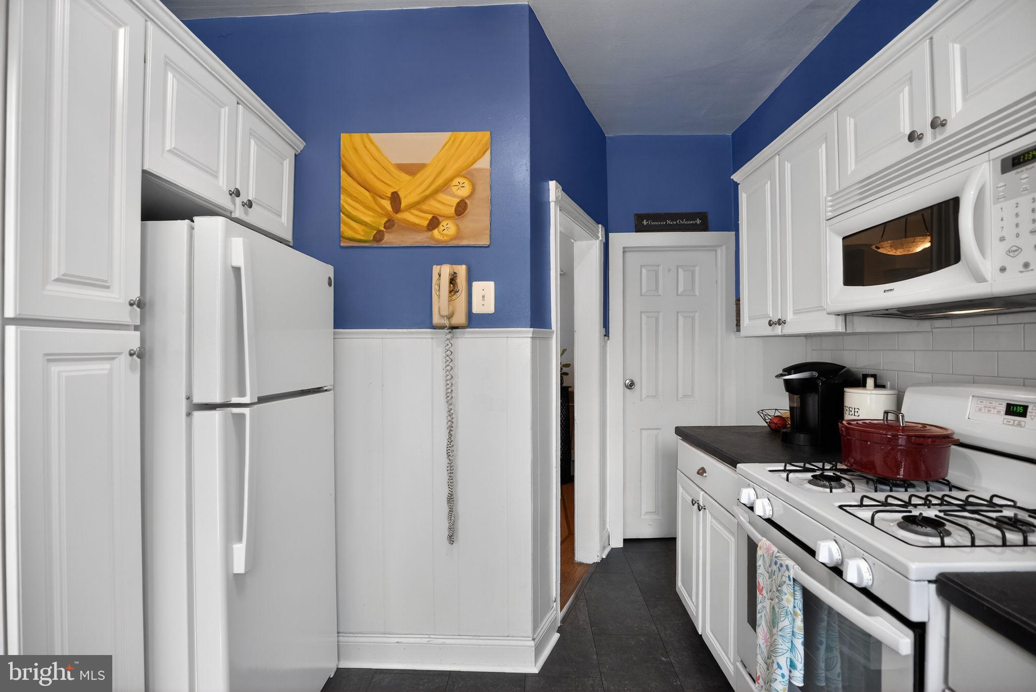 CHESTNUT HILL - Residential