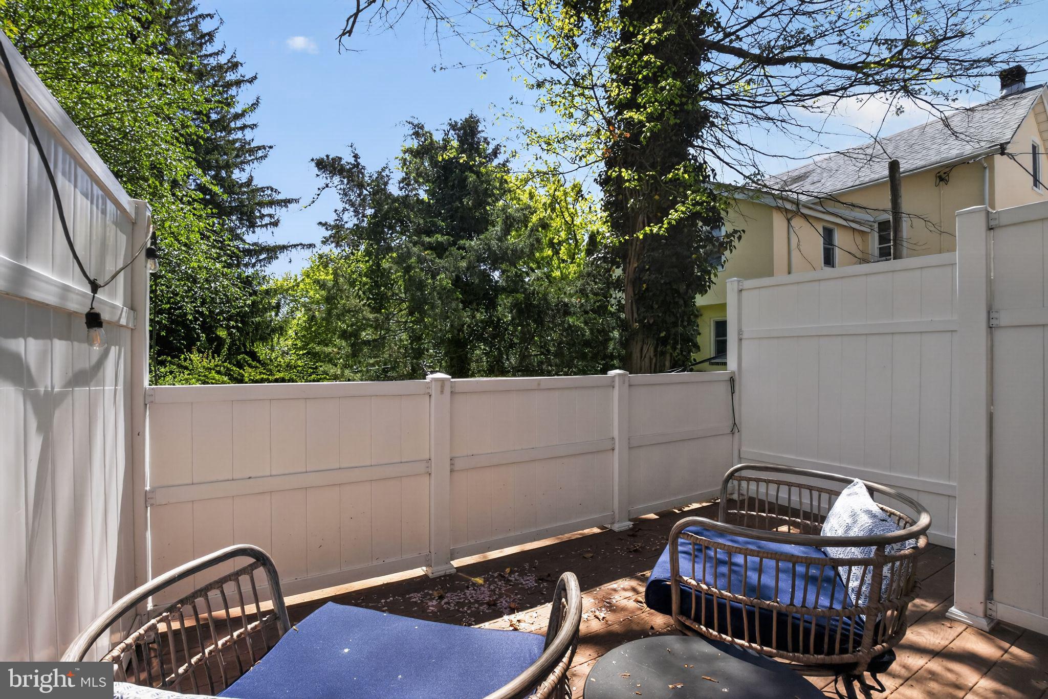 CHESTNUT HILL - Residential