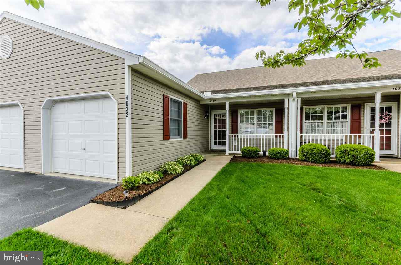 LONGSTOWN VILLAGE - Residential