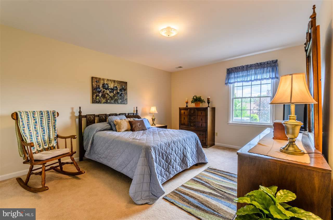 LONGSTOWN VILLAGE - Residential