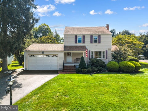 Homes For Sale - 913 Greenway Avenue<br/> YARDLEY, PA 19067