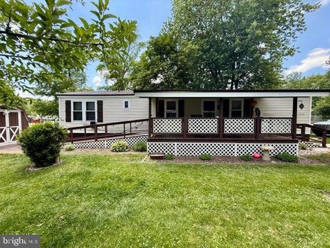 Mobile Home For Sale - 208 Woodside Street<br/> BEDFORD, PA 15522