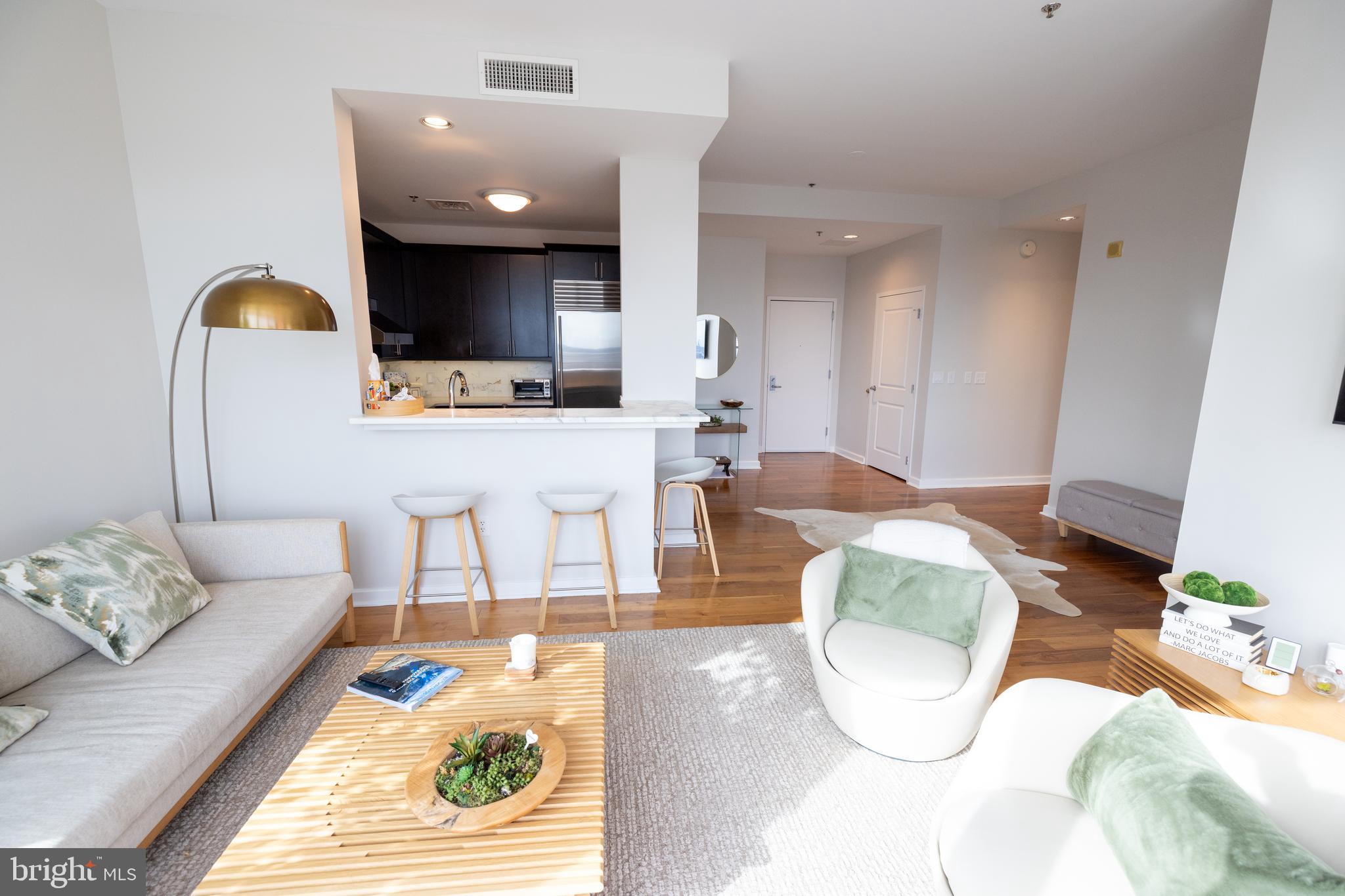 RIVER TOWER CHRIST L - Residential