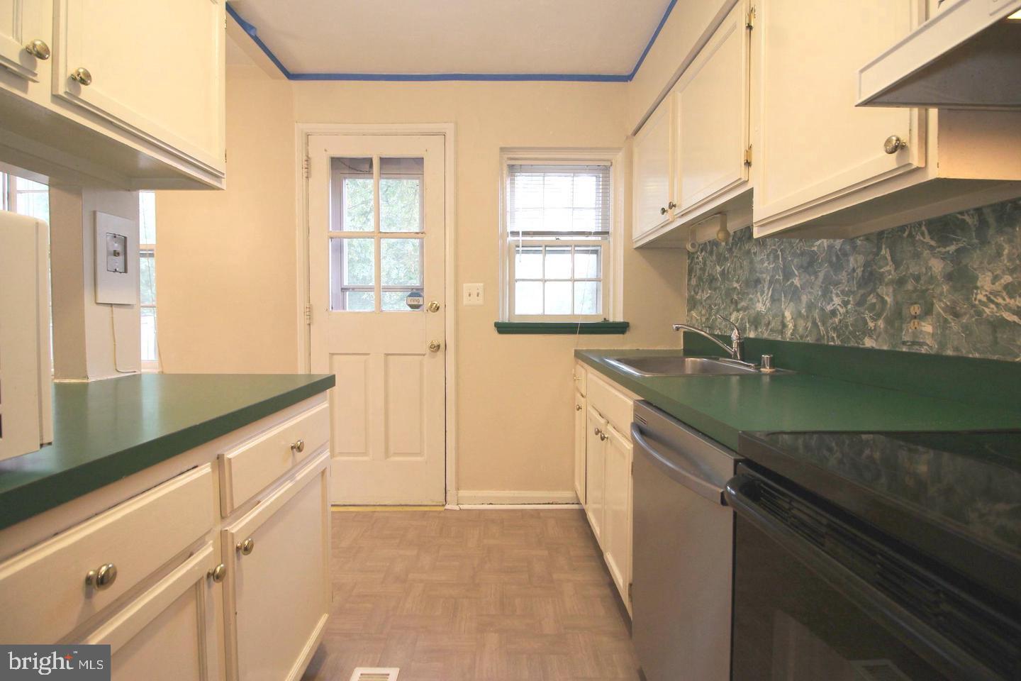 FAIRLINGTON GREEN - Residential Lease