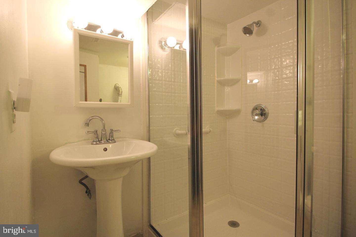 FAIRLINGTON GREEN - Residential Lease