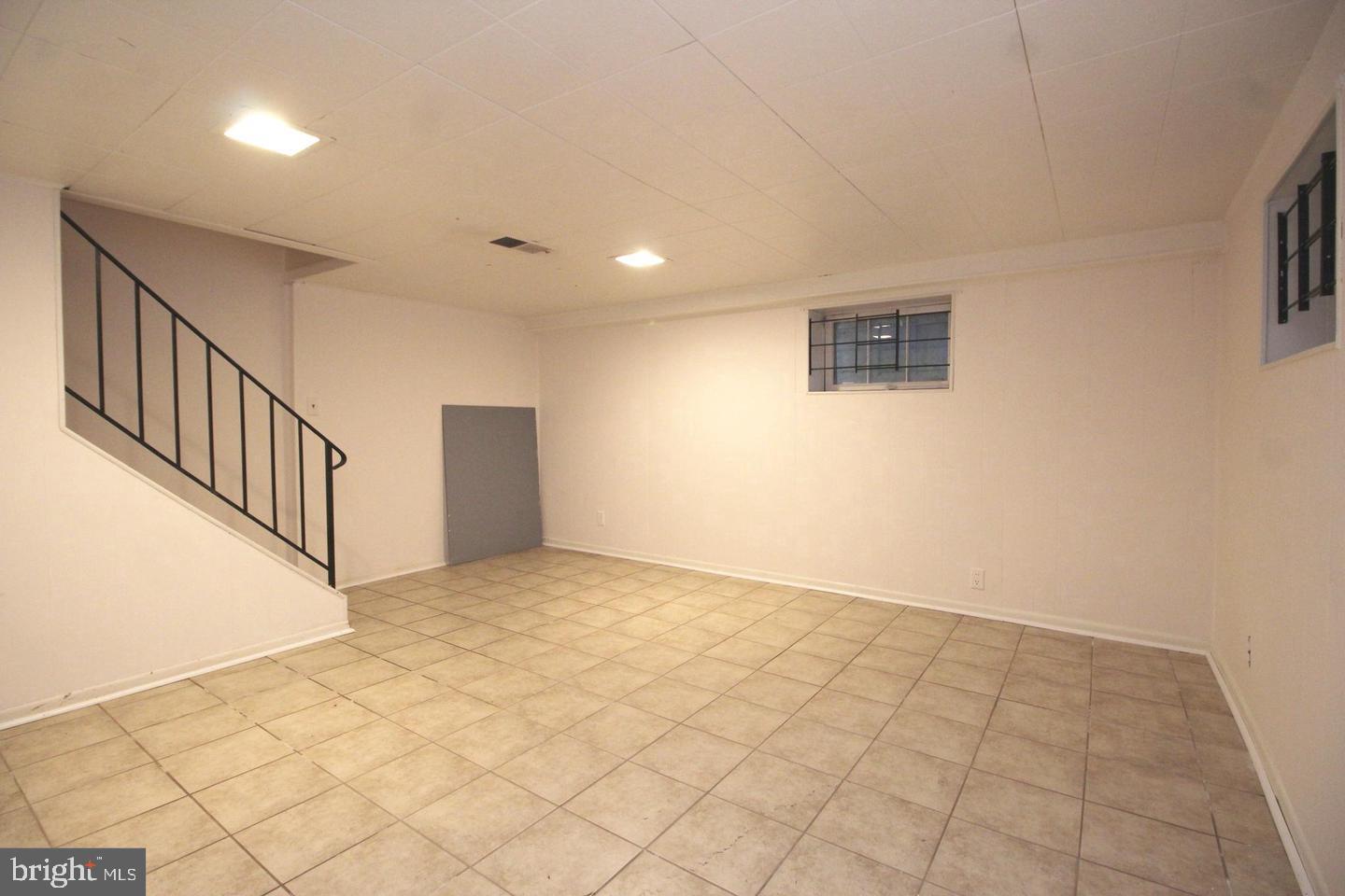 FAIRLINGTON GREEN - Residential Lease