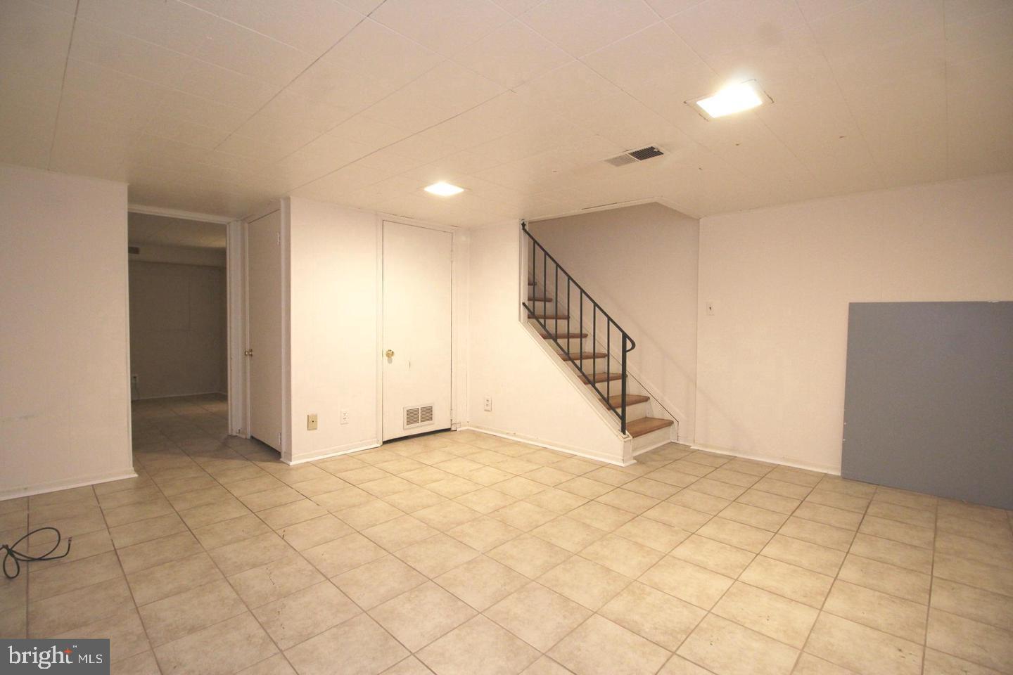 FAIRLINGTON GREEN - Residential Lease