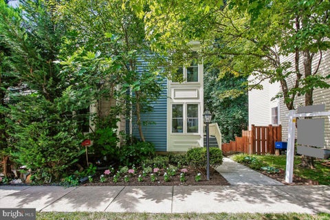 Photo of 11194 Silentwood Lane, RESTON, VA 20191 (MLS # VAFX2332324)