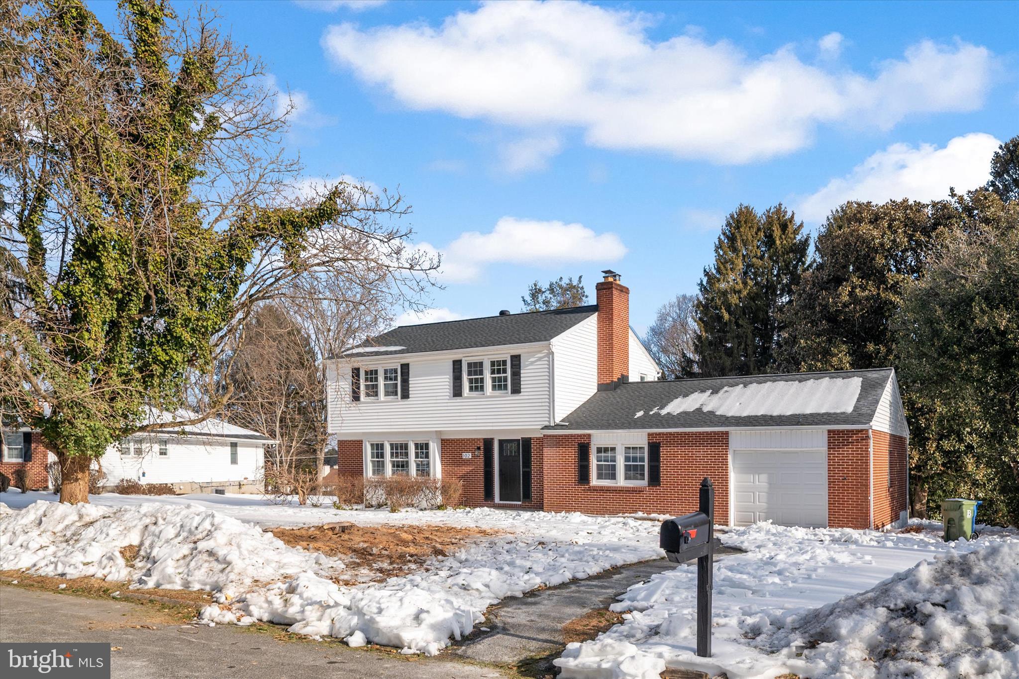 COLONIAL ACRES - Residential