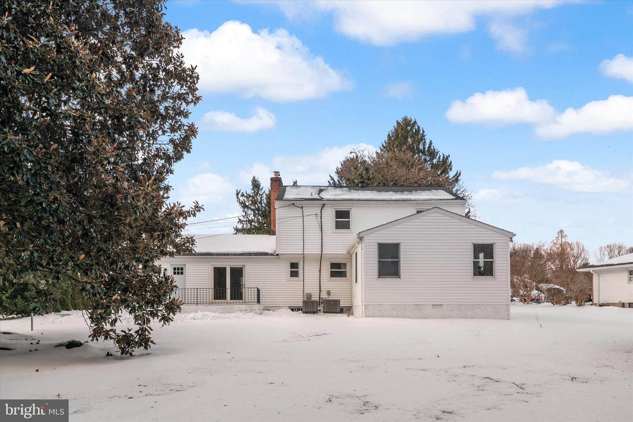 COLONIAL ACRES - Residential