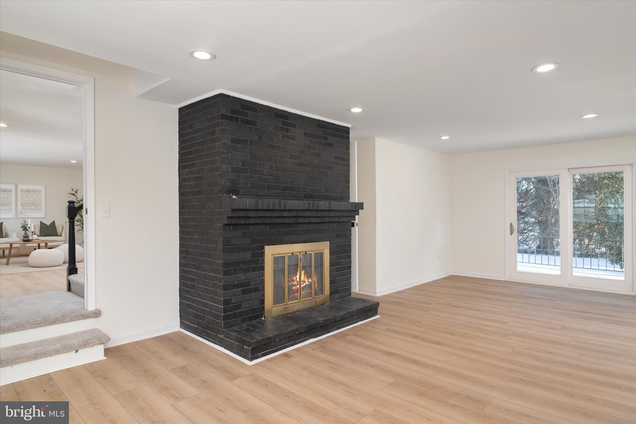 COLONIAL ACRES - Residential