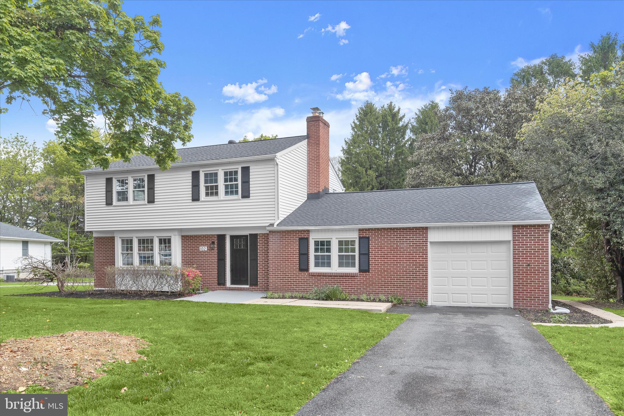 COLONIAL ACRES - Residential