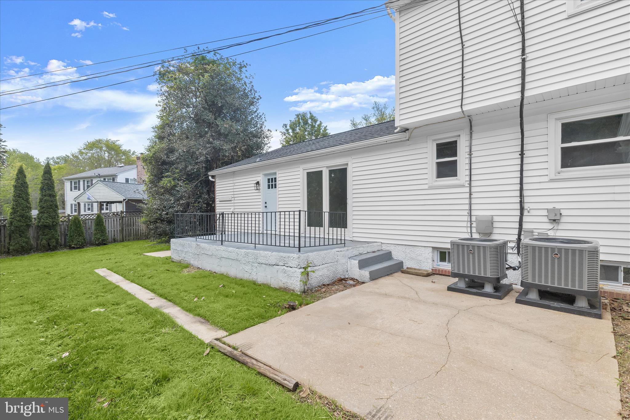 COLONIAL ACRES - Residential