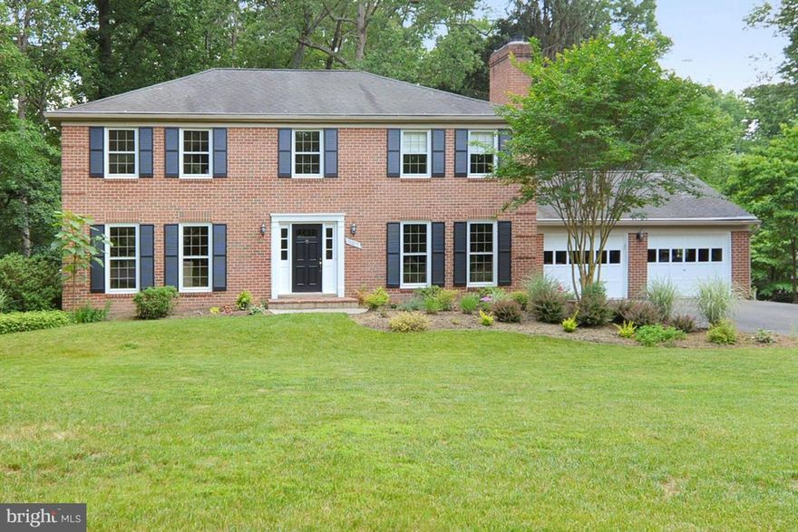Stately Colonial on private 3/4-acre lot with flat front yard, expansive back yard, deck, gazebo, grass, trees & so much room to relax & enjoy. It's THE LOT you move to Oakton for! Eat-in granite/stainless Kitchen, walk-out to deck & Family Rm with fireplace. King-size MBR with walk-in closet, double closet, double vanities, tub & sep shower. Hardwoods on 2 levels. Updated hall bath & powder room.