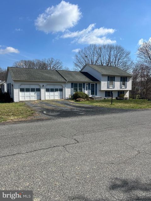 Photo of 610 W Duck St, FRONT ROYAL, VA 22630 (MLS # VAWR2013754)