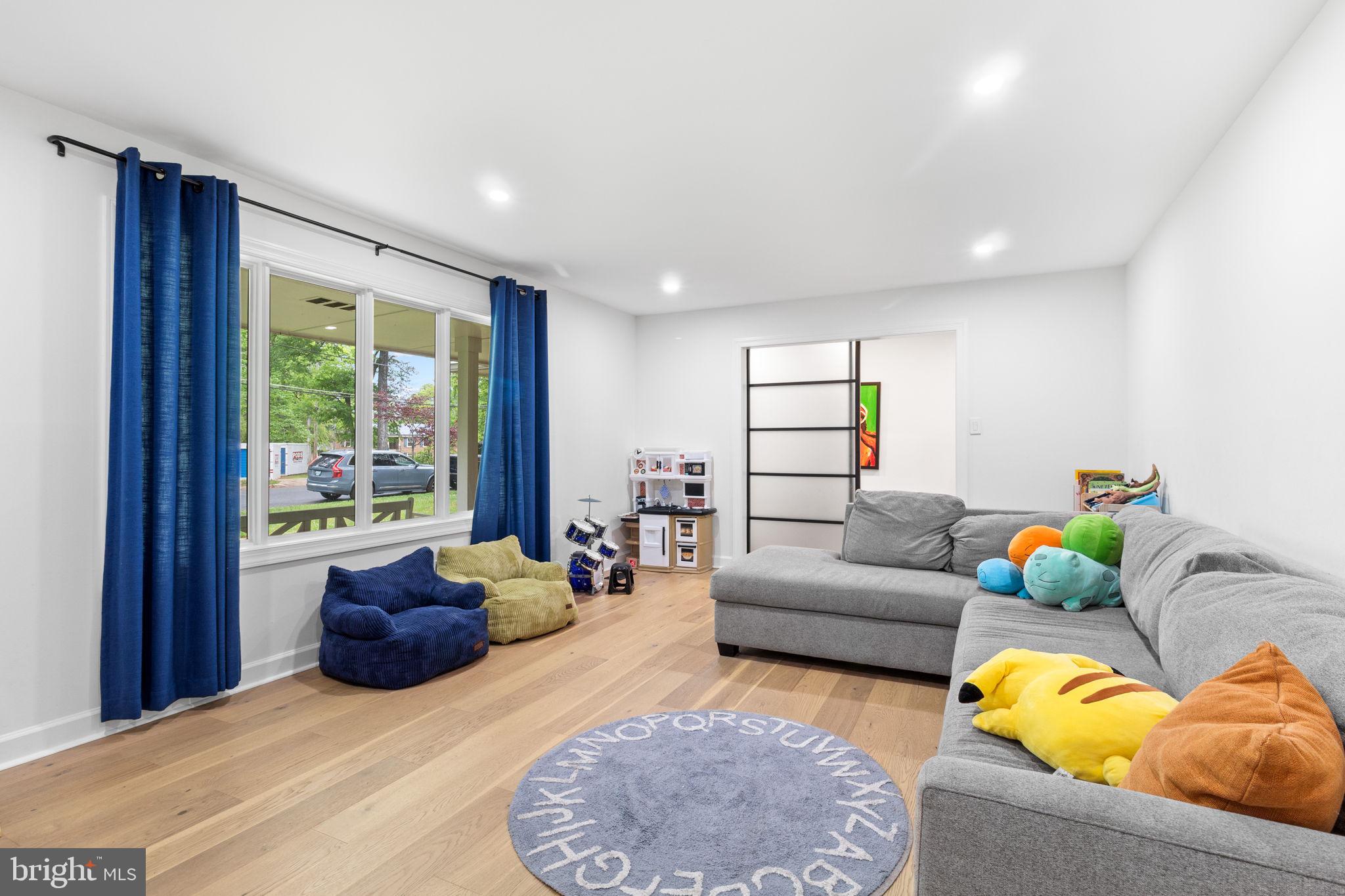 TANTALLON ON THE POTOMAC - Residential