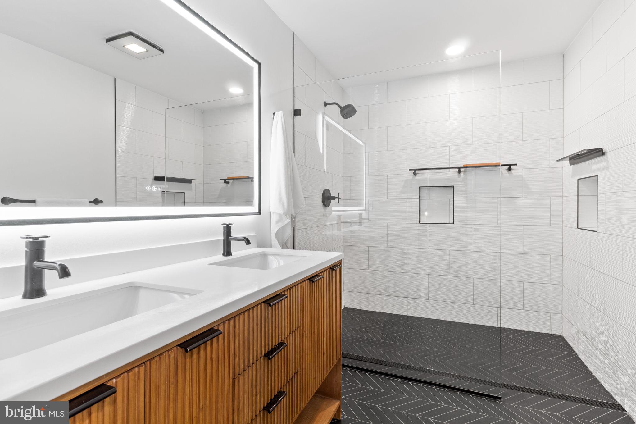 TANTALLON ON THE POTOMAC - Residential