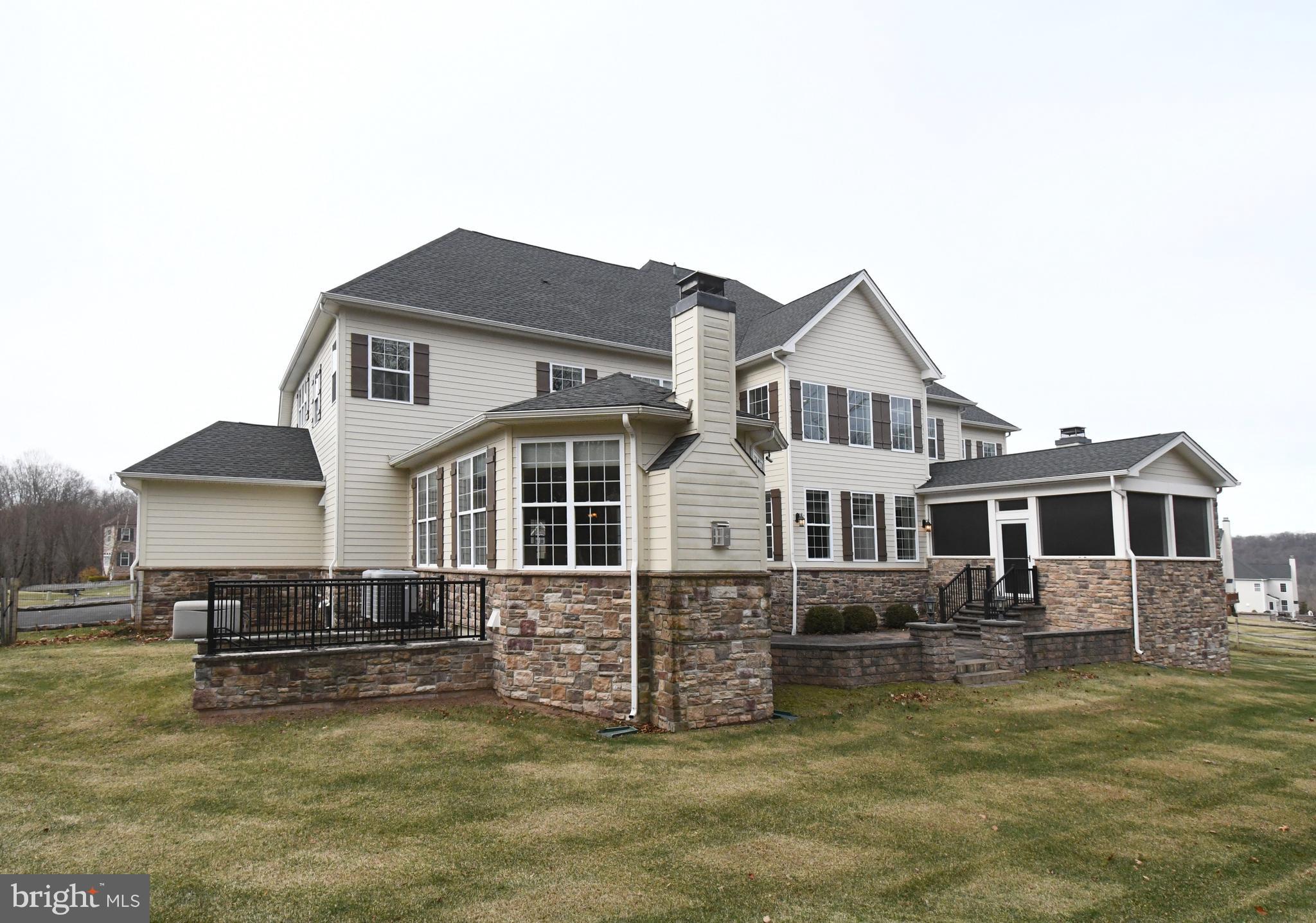 DUTCHESS FARM ESTS - Residential