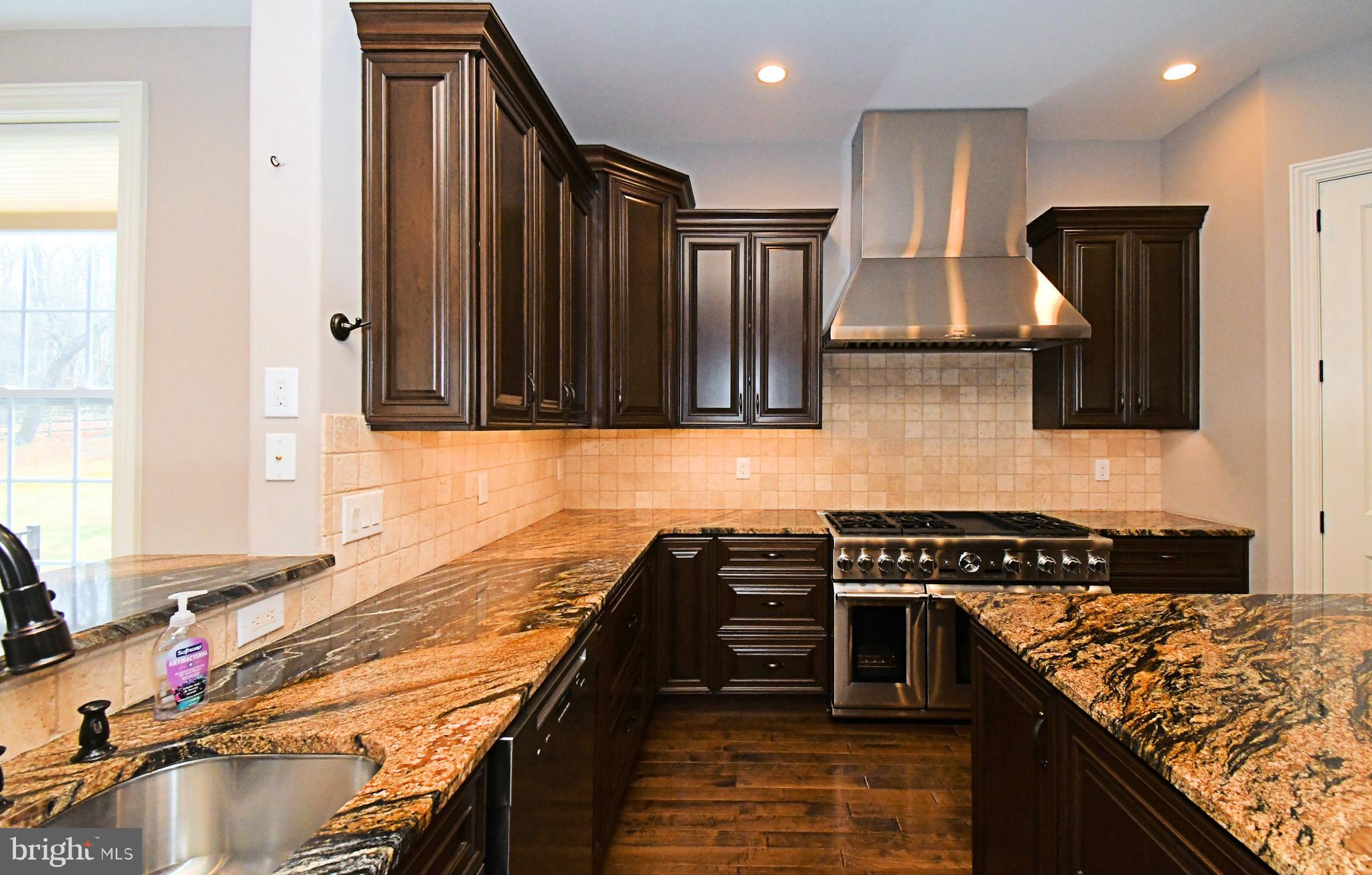 DUTCHESS FARM ESTS - Residential