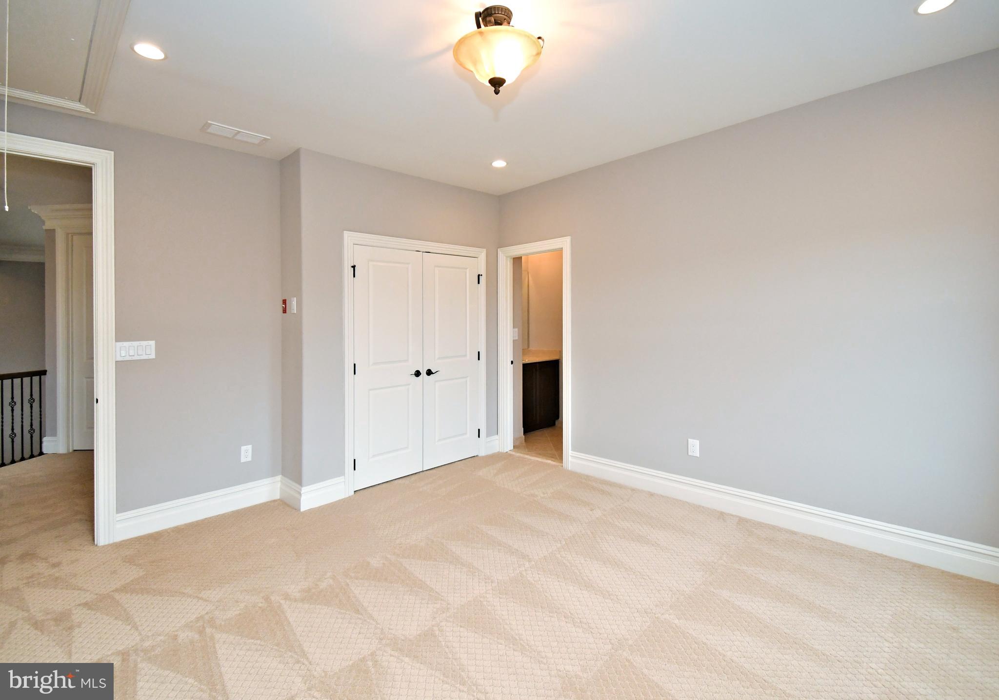 DUTCHESS FARM ESTS - Residential