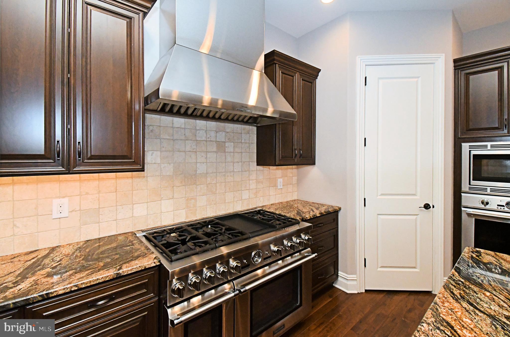 DUTCHESS FARM ESTS - Residential