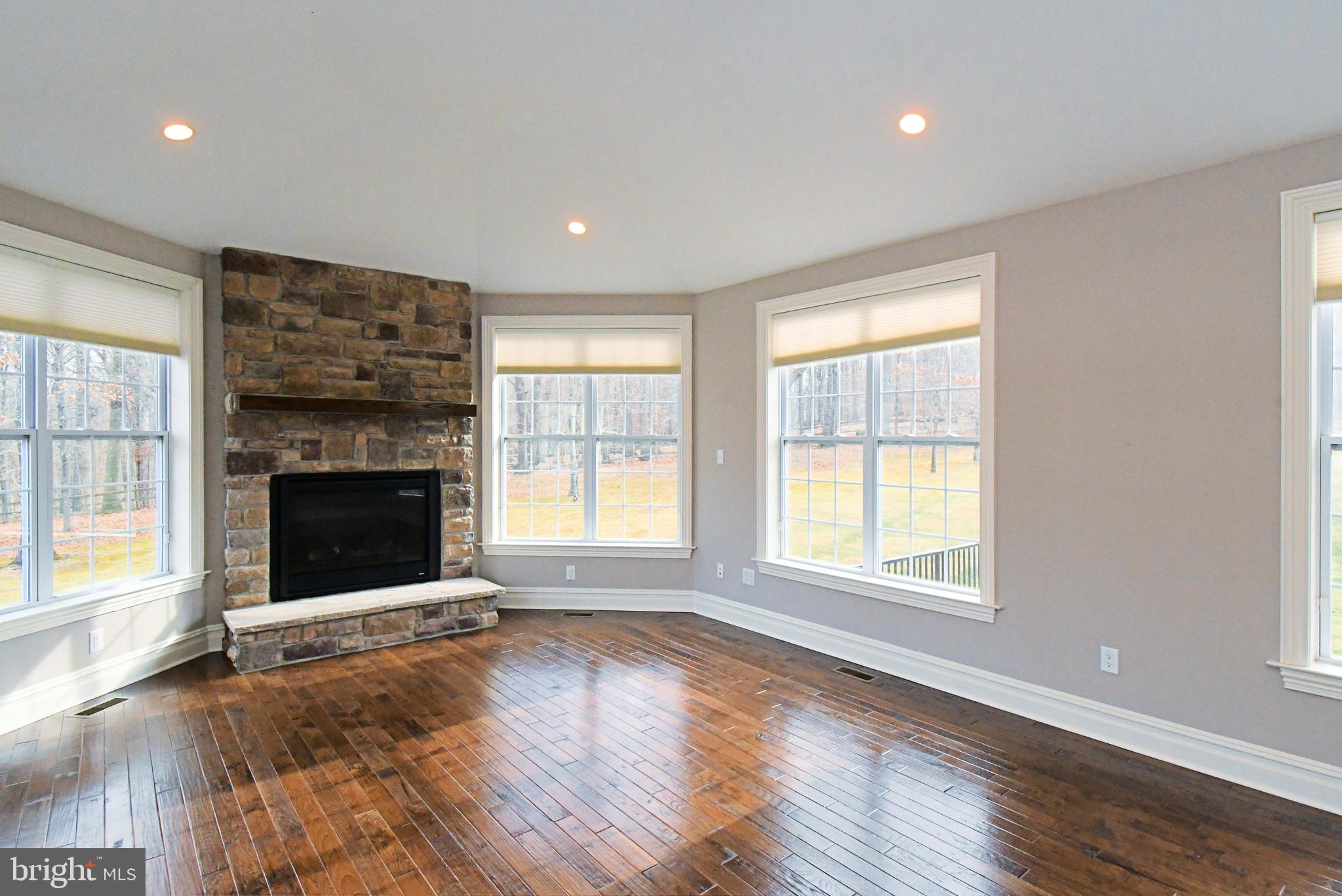 DUTCHESS FARM ESTS - Residential