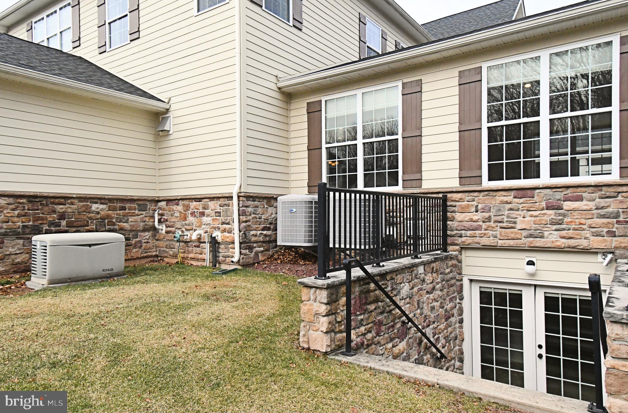 DUTCHESS FARM ESTS - Residential