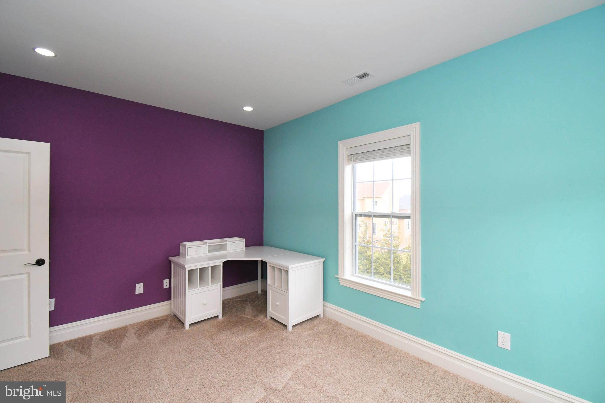 DUTCHESS FARM ESTS - Residential