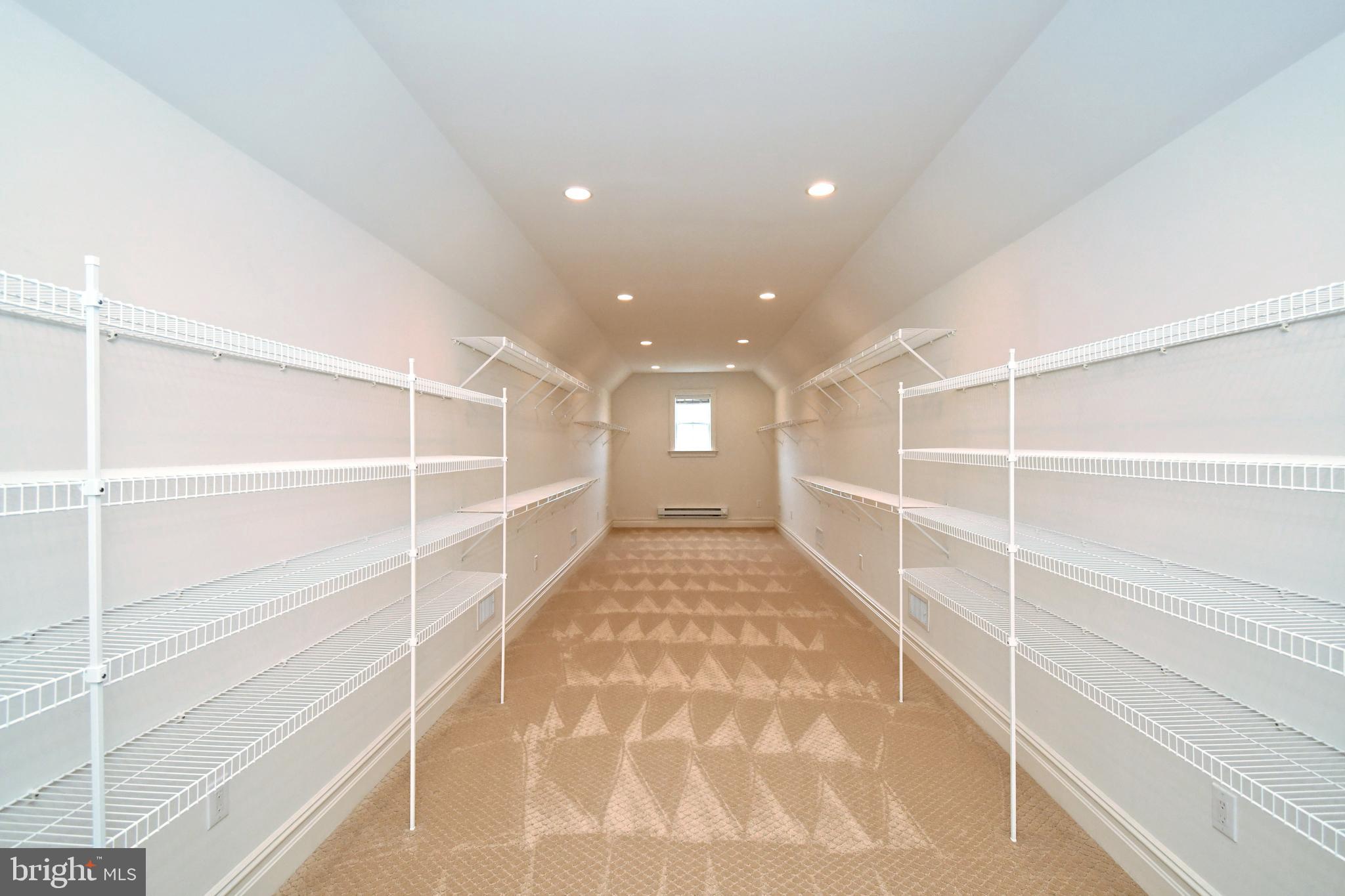 DUTCHESS FARM ESTS - Residential