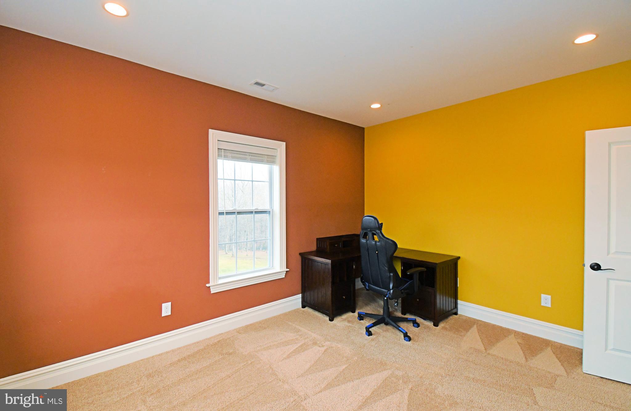 DUTCHESS FARM ESTS - Residential