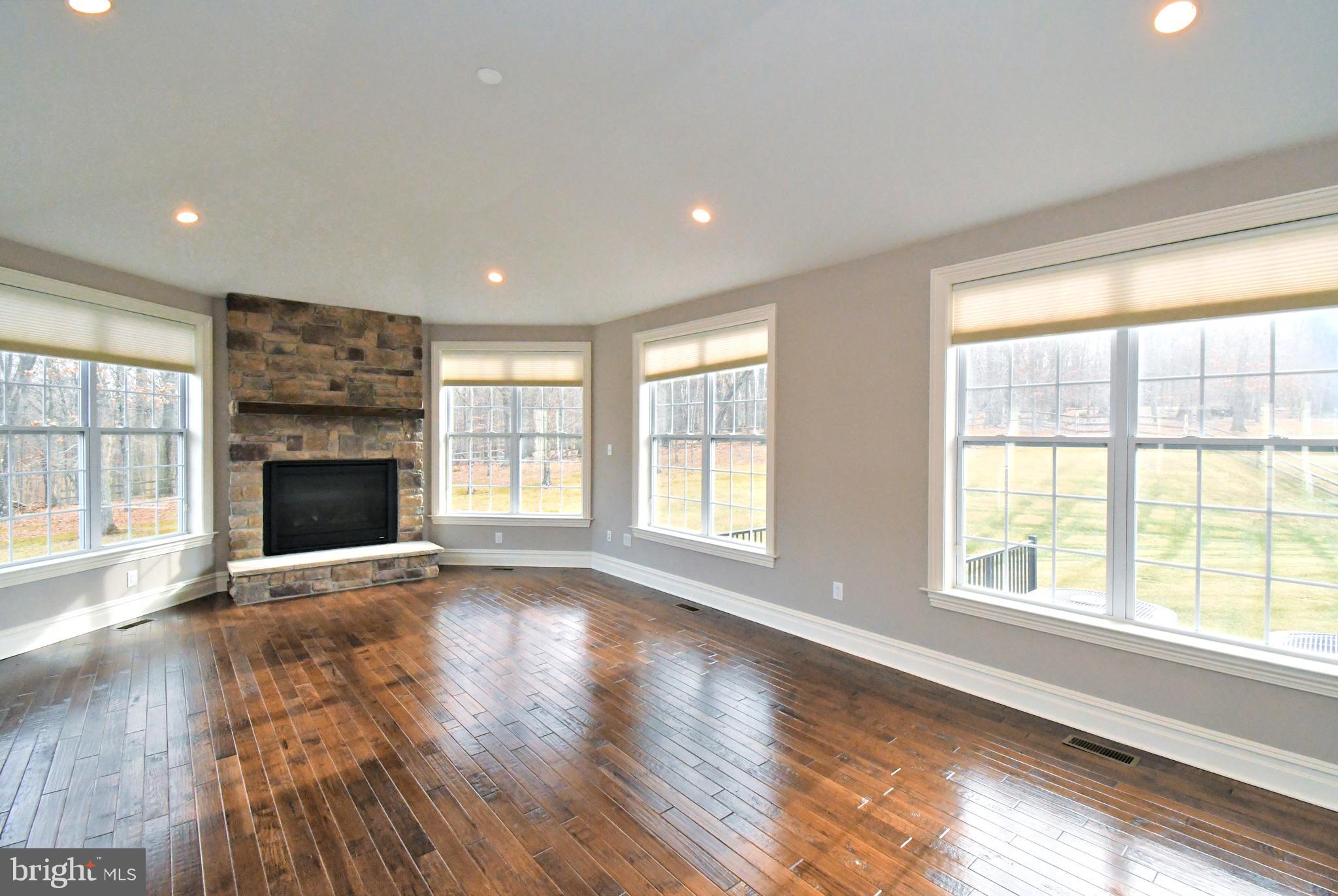 DUTCHESS FARM ESTS - Residential