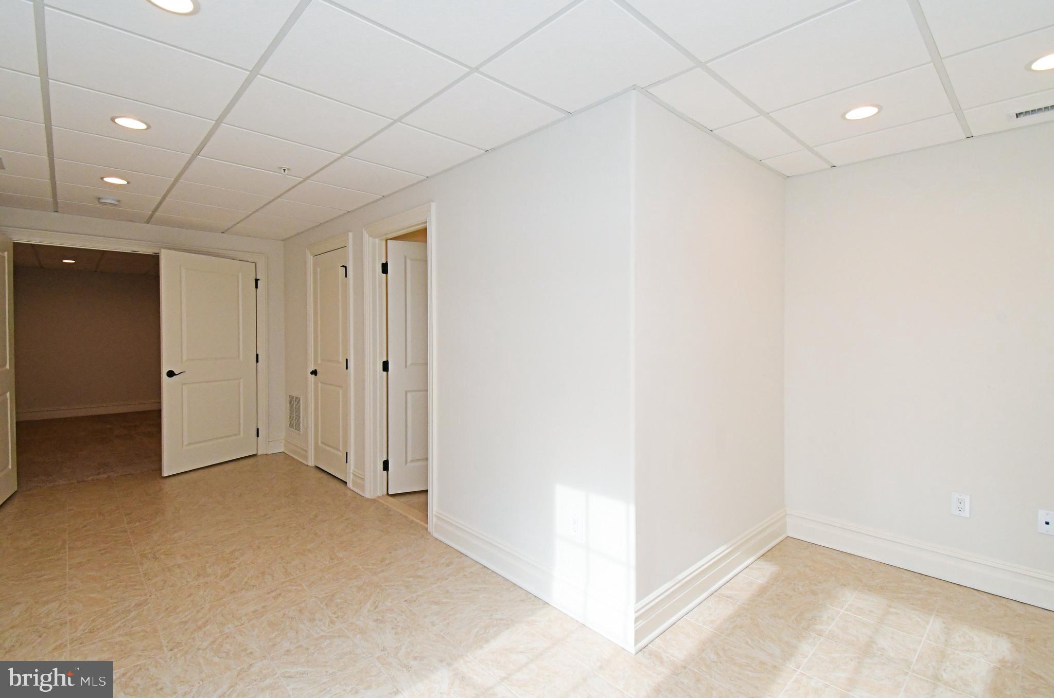 DUTCHESS FARM ESTS - Residential