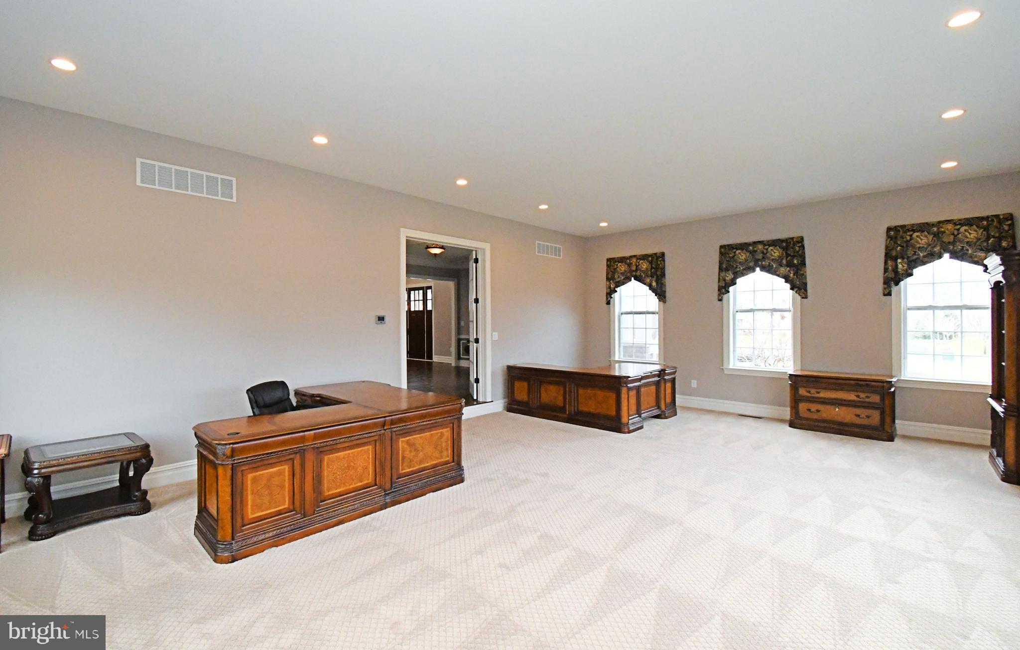 DUTCHESS FARM ESTS - Residential