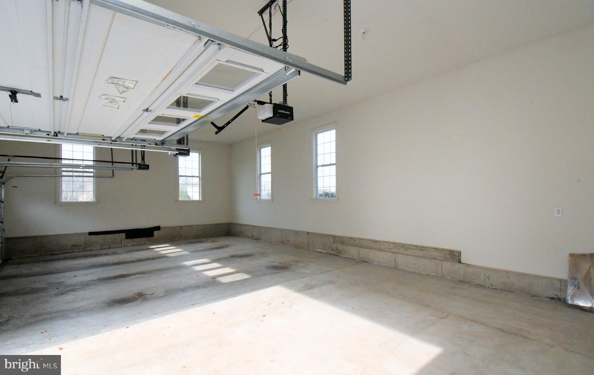 DUTCHESS FARM ESTS - Residential