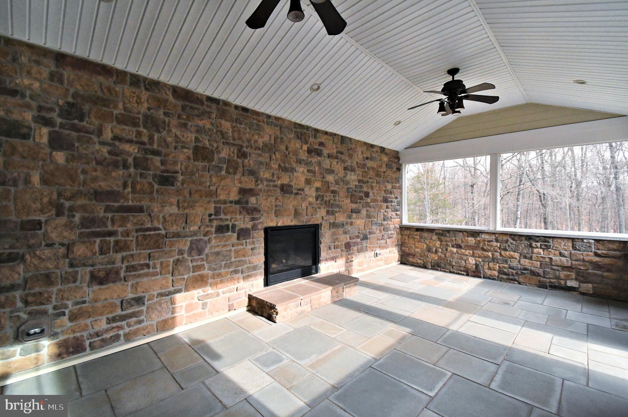 DUTCHESS FARM ESTS - Residential