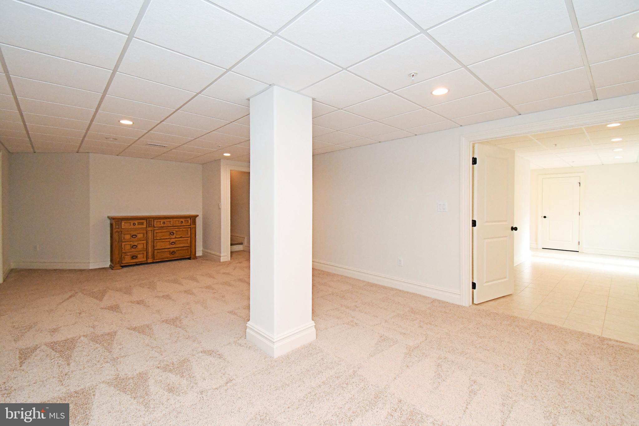 DUTCHESS FARM ESTS - Residential